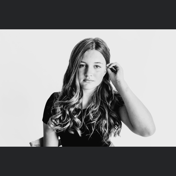 Meet your Posher, Stacy - Picture 2 of 6